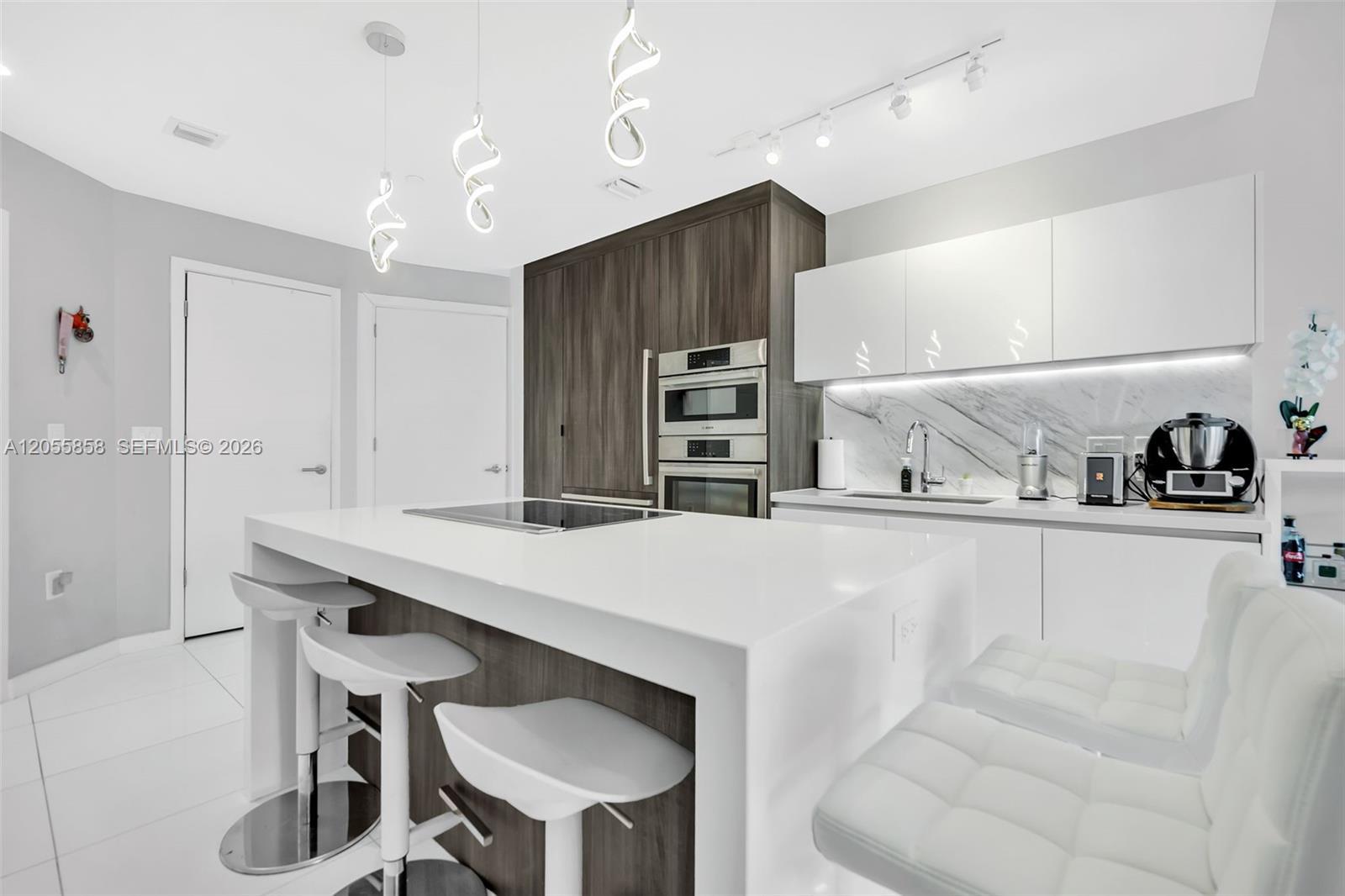 851 NE 1st Ave # 806, Miami FL 33132 photo 3