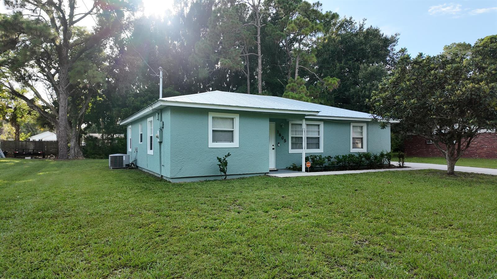 1605 N 42ND Street, Fort Pierce FL 34947