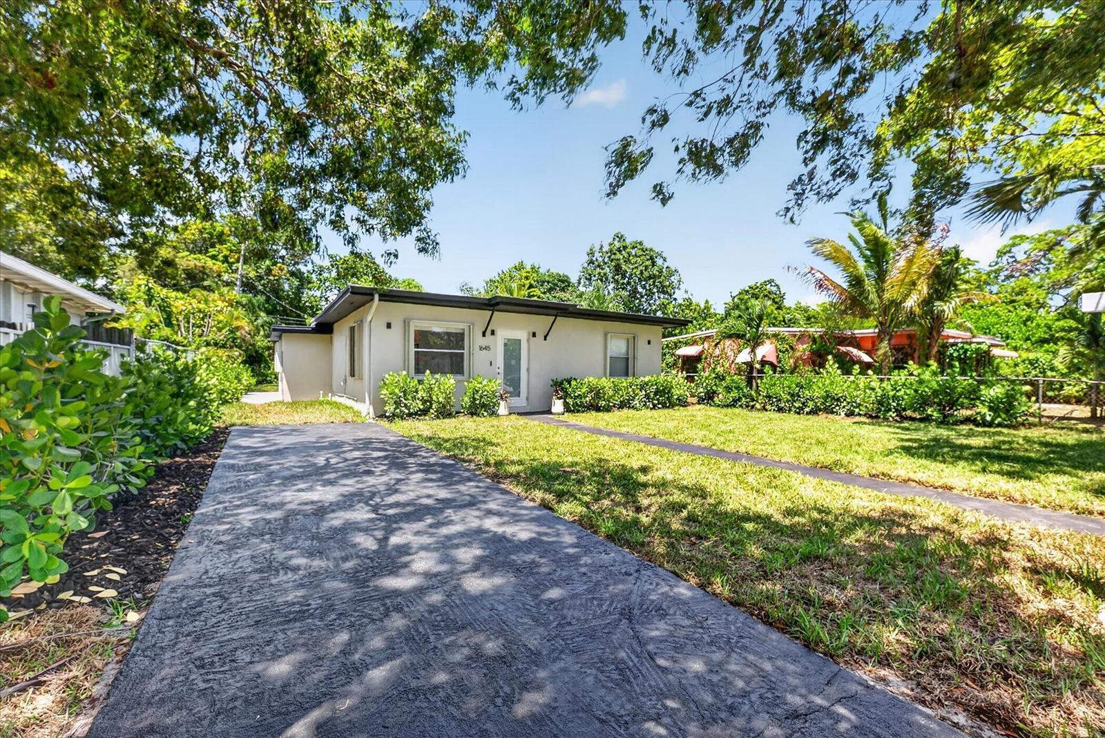 1645 NW 121ST Street, North Miami FL 33167 photo 2