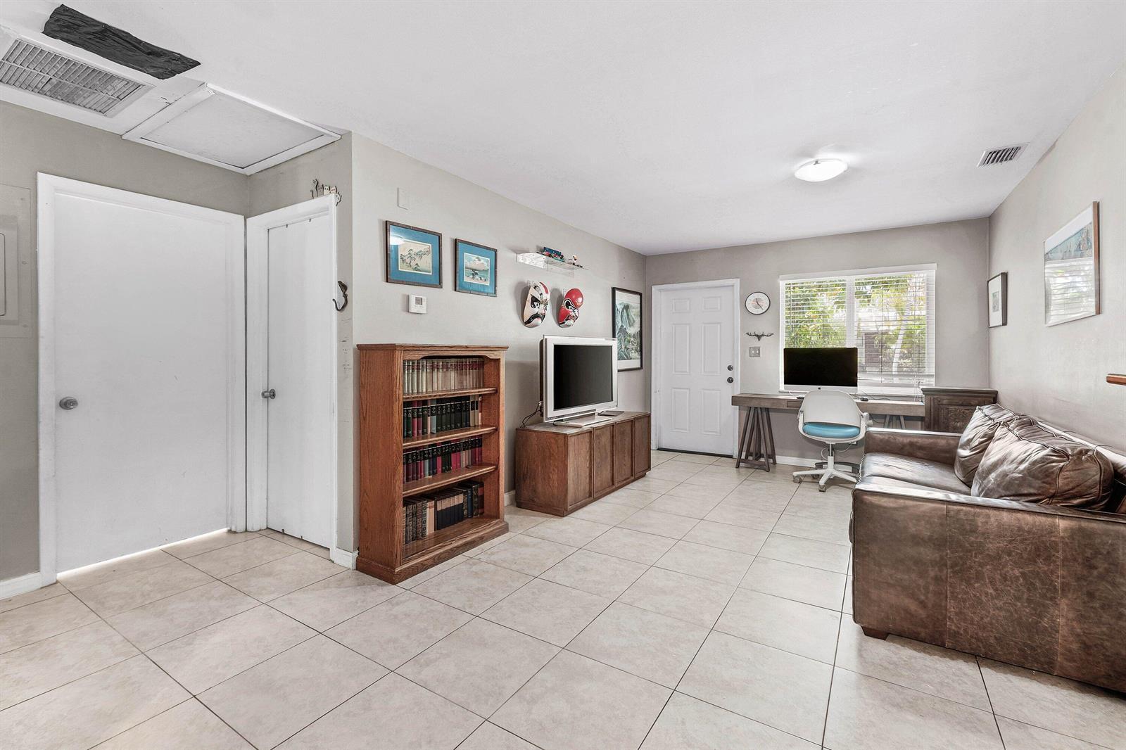 417 UPLAND Road, West Palm Beach FL 33401 photo 4