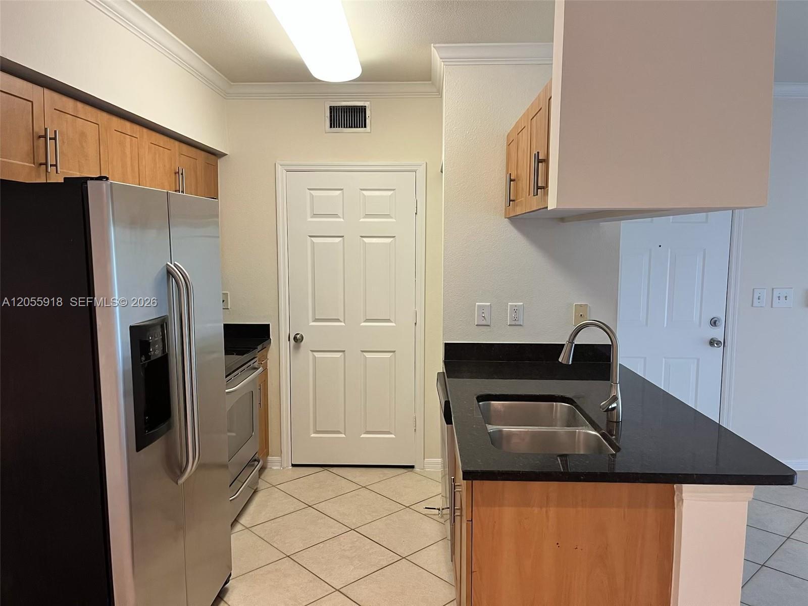 6492 Emerald Dunes Dr # 307, West Palm Beach FL 33411 photo 2