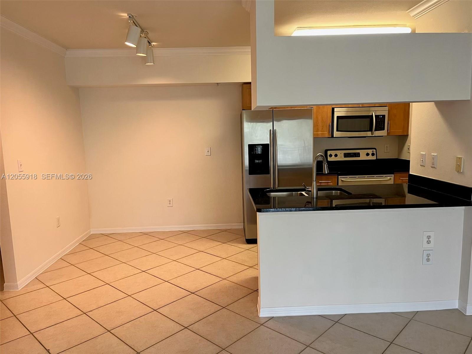 6492 Emerald Dunes Dr # 307, West Palm Beach FL 33411
