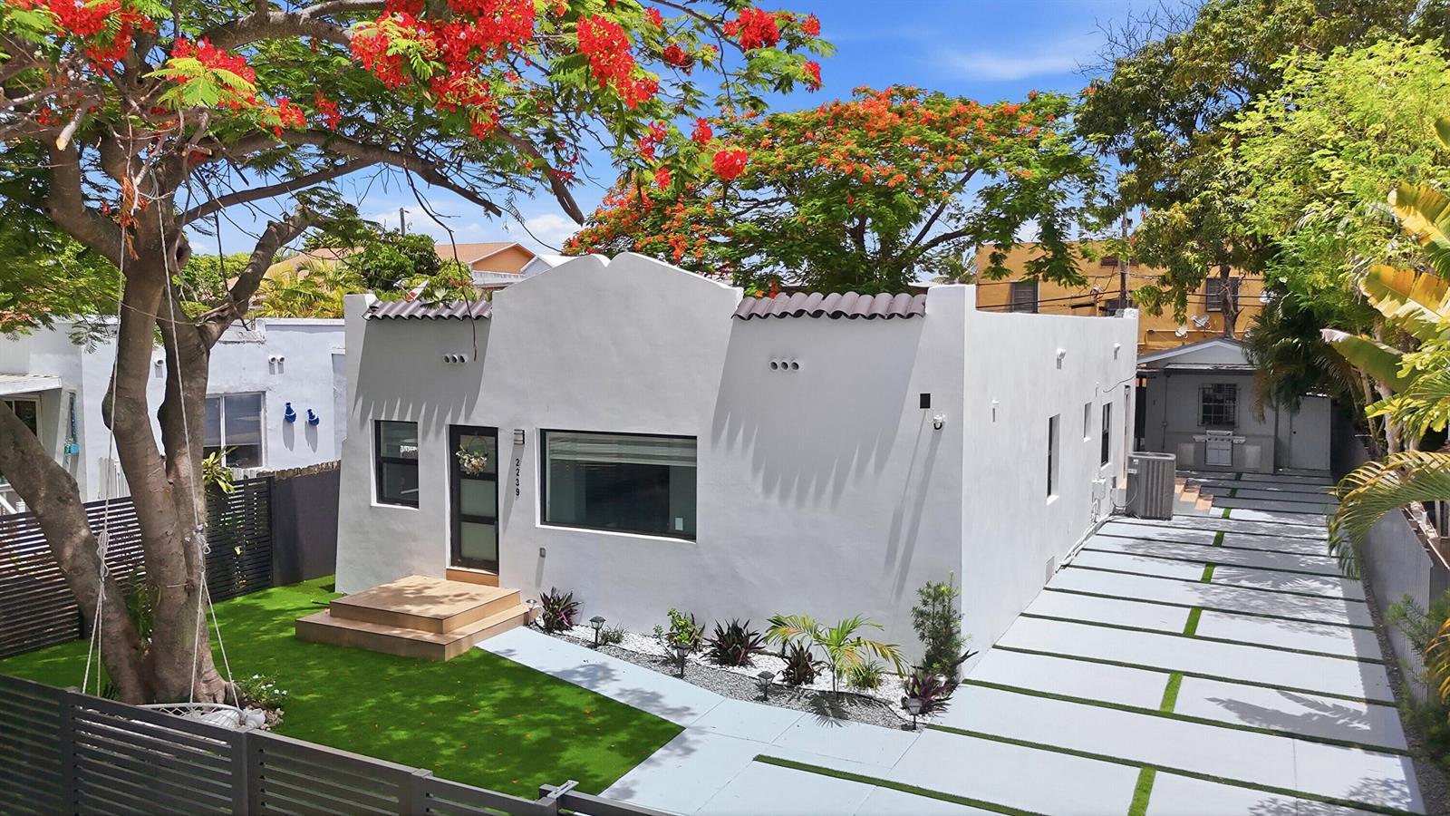 2239 SW 10TH Street, Miami FL 33135