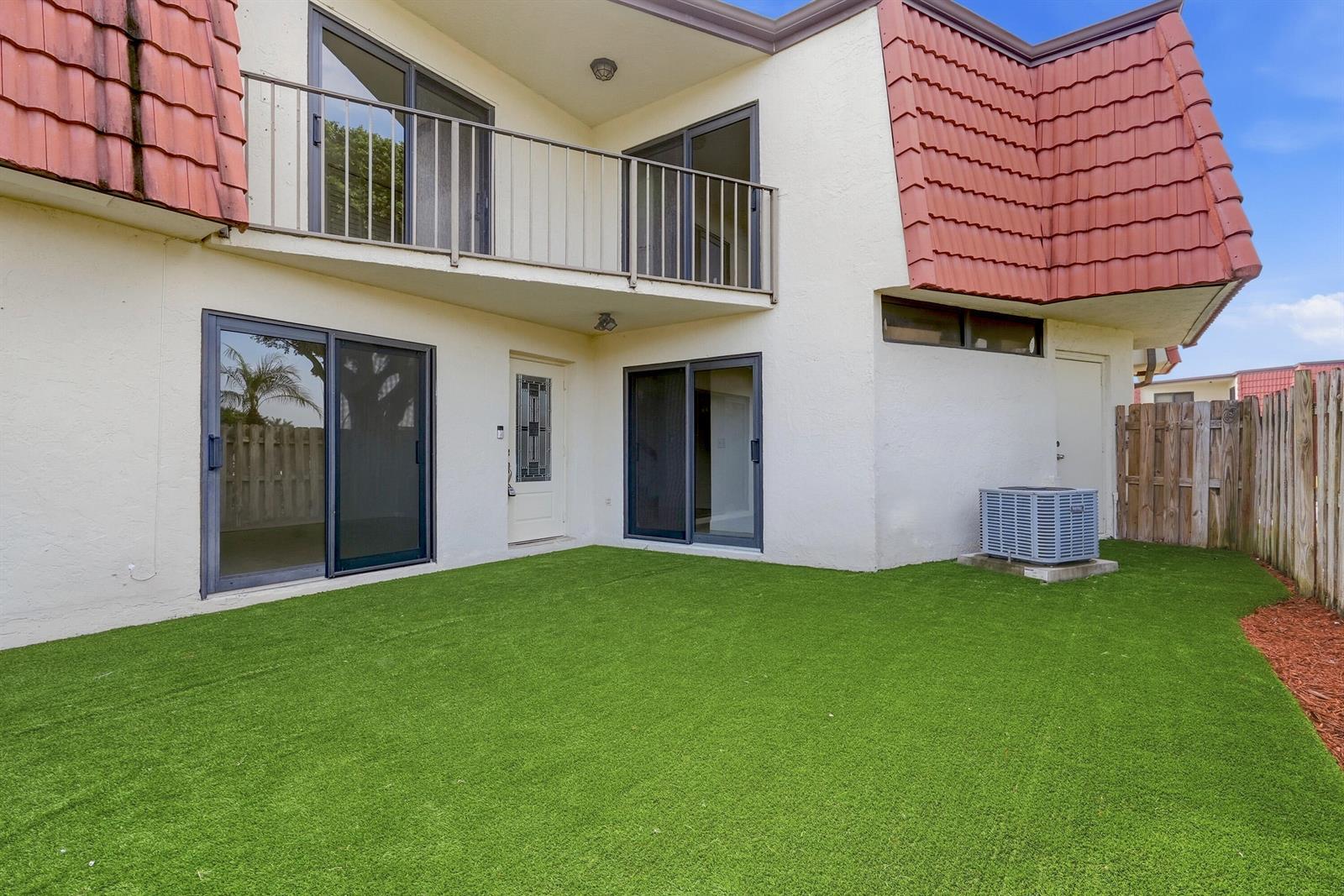 3801 VICTORIA Drive, West Palm Beach FL 33406 photo 2