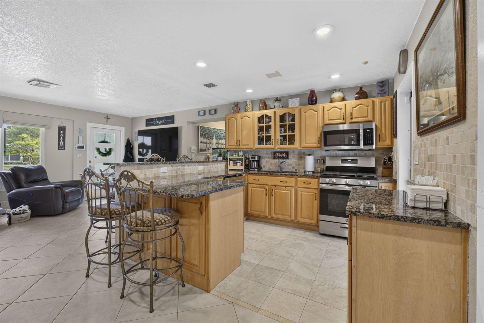 240 GREGORY Road, West Palm Beach FL 33405 photo 3