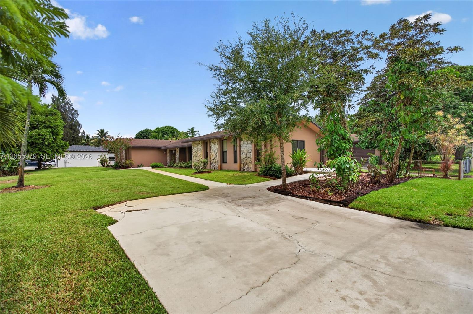 13680 SW 26th St, Davie FL 33325 photo 4