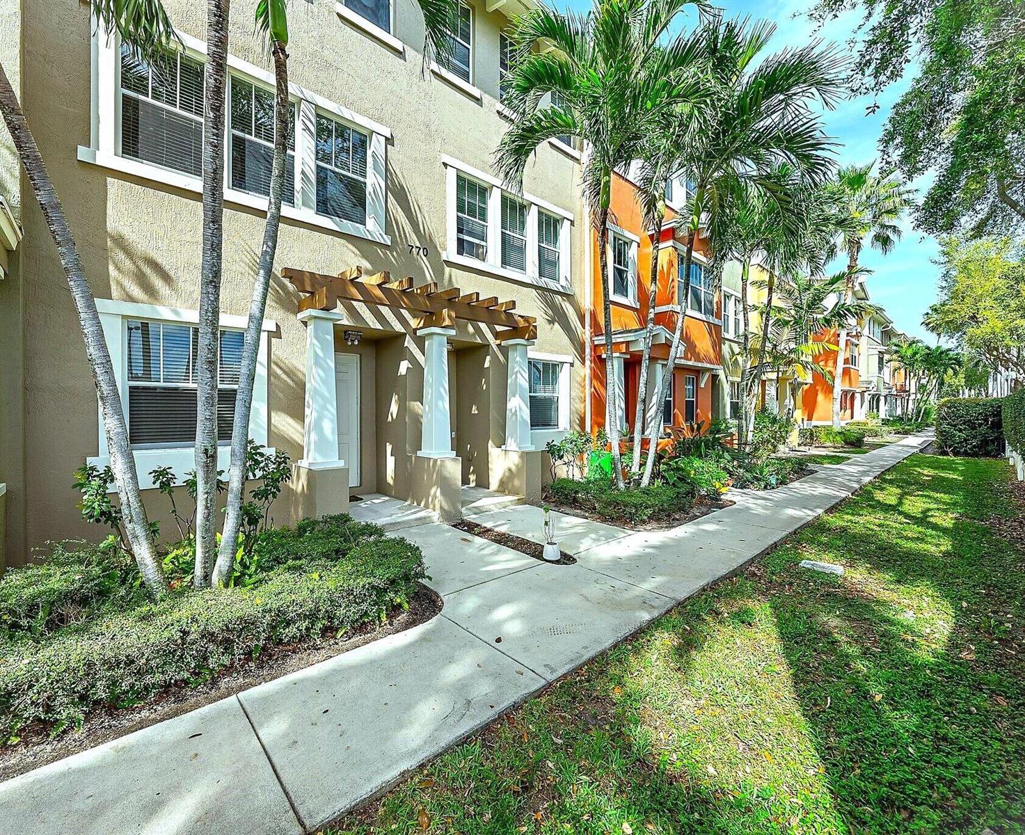 770 MILLBRAE Court # 4, West Palm Beach FL 33401 photo 2