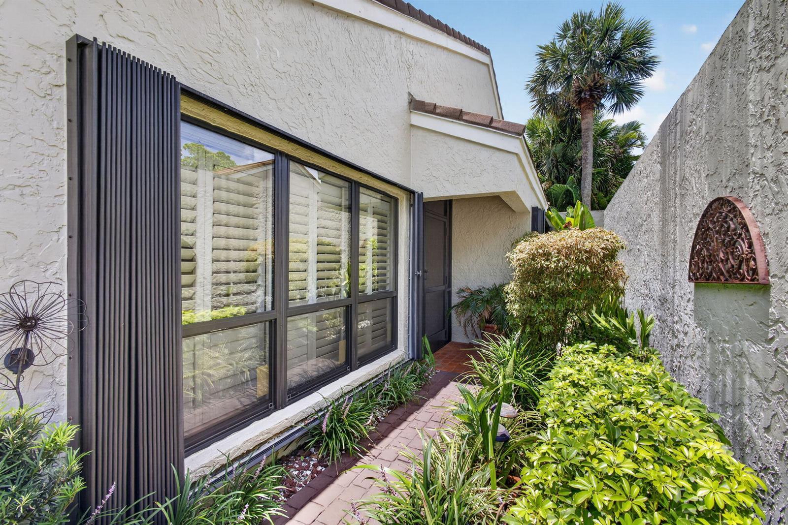 65 Balfour Road E, Palm Beach Gardens FL 33418 photo 3