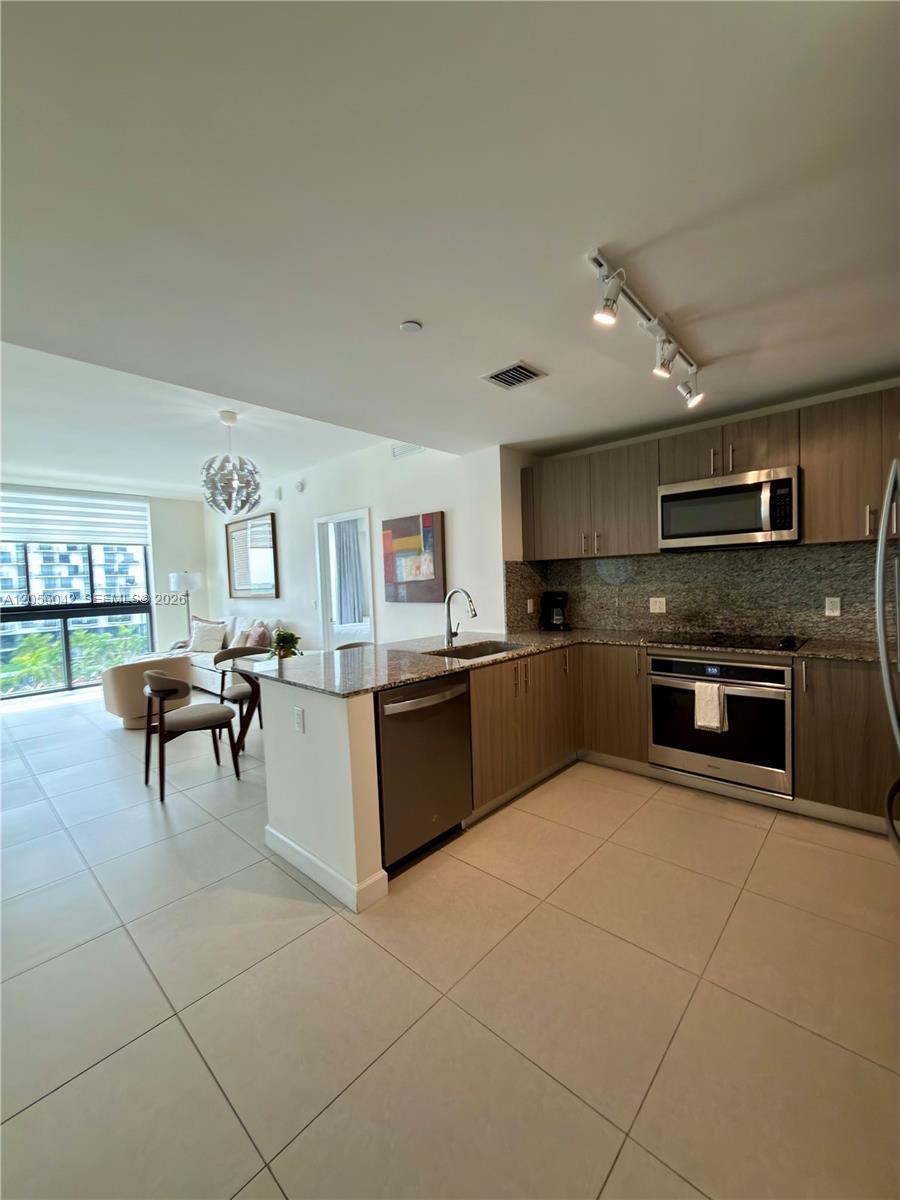 5350 NW 84th Ave # 606, Doral FL 33166 photo 3