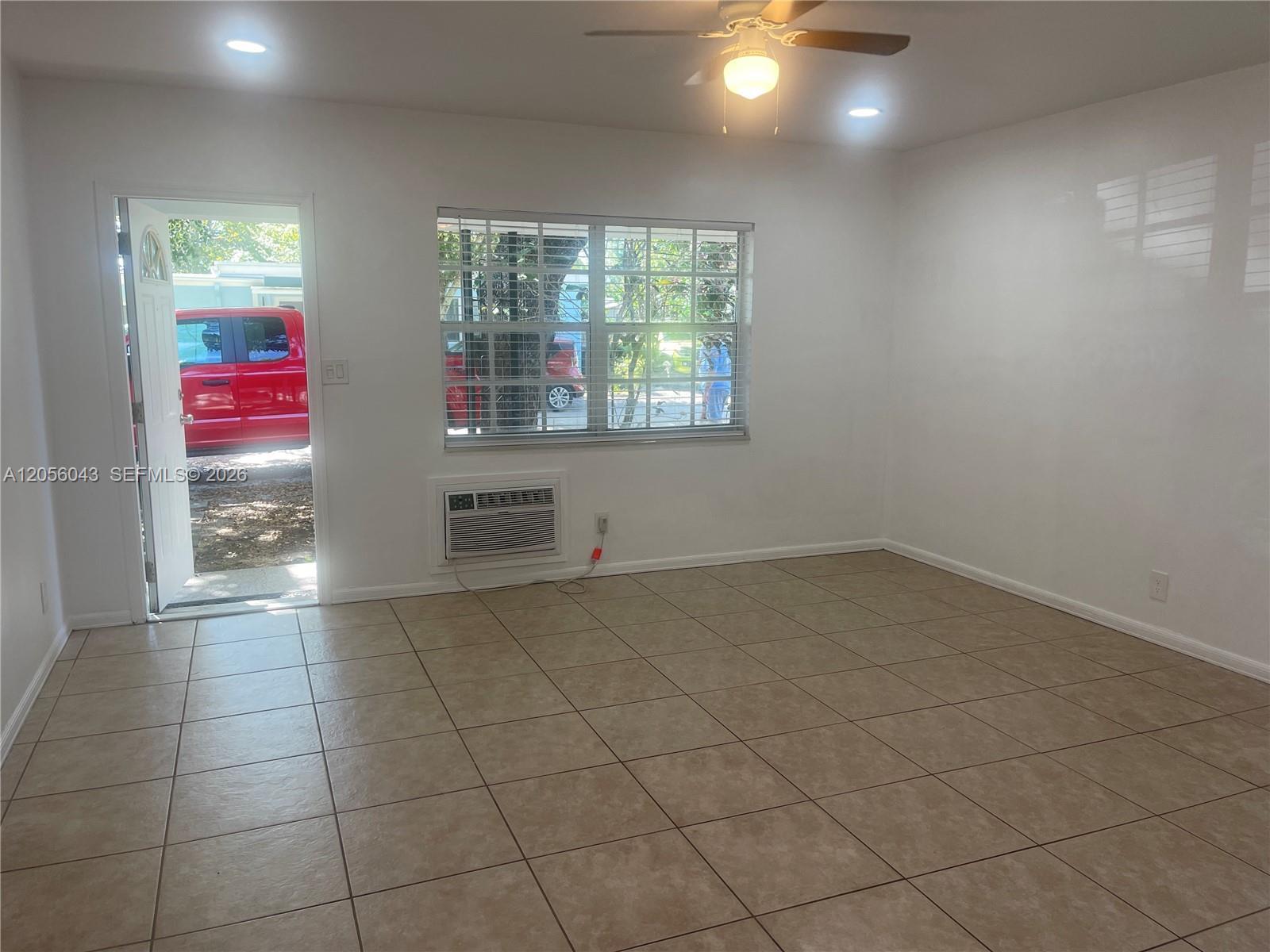 1717 NE 12th St # 5, Fort Lauderdale FL 33304 photo 3