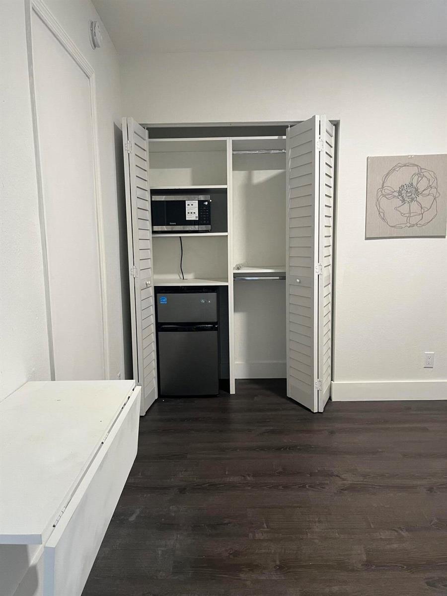 2300 NW 6th Street # 4, Fort Lauderdale FL 33311 photo 2