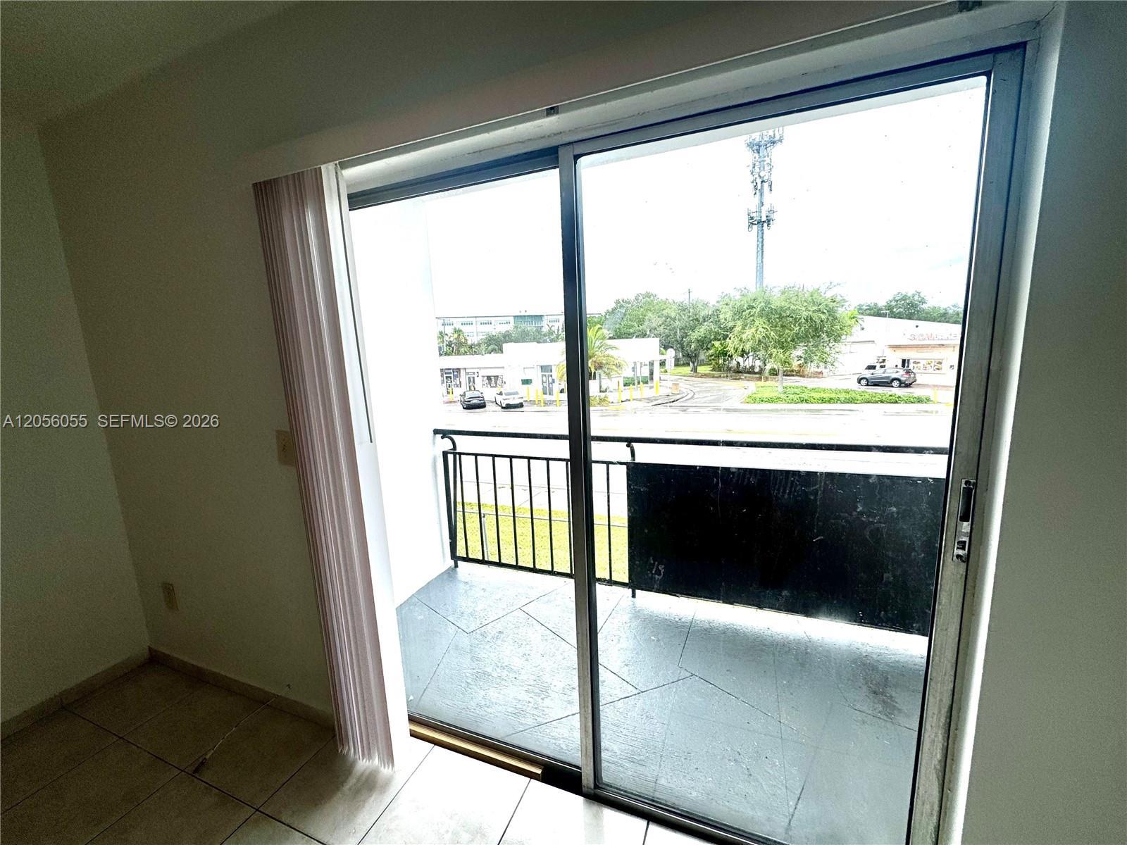 888 NE 132nd St # 207, North Miami FL 33161 photo 4