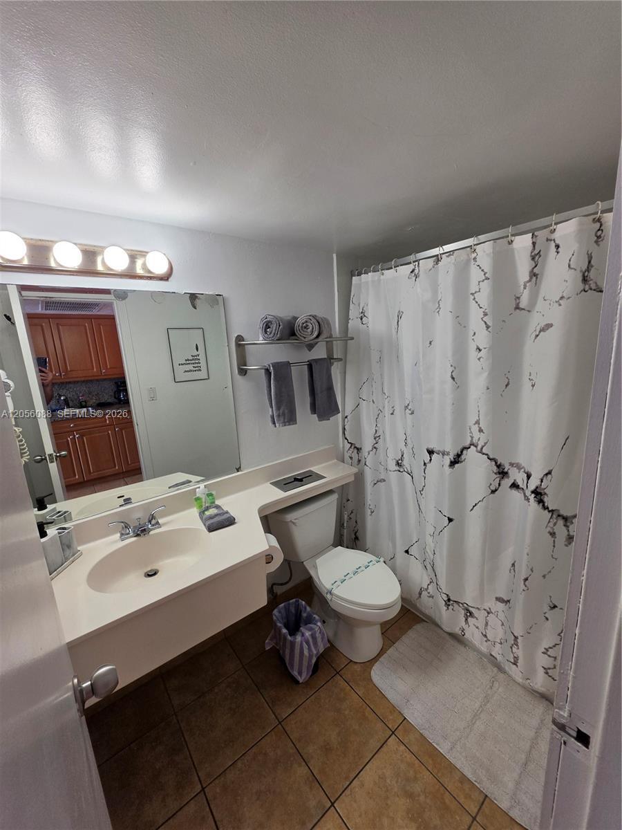 19201 Collins Ave # 433, Sunny Isles Beach FL 33160 photo 3