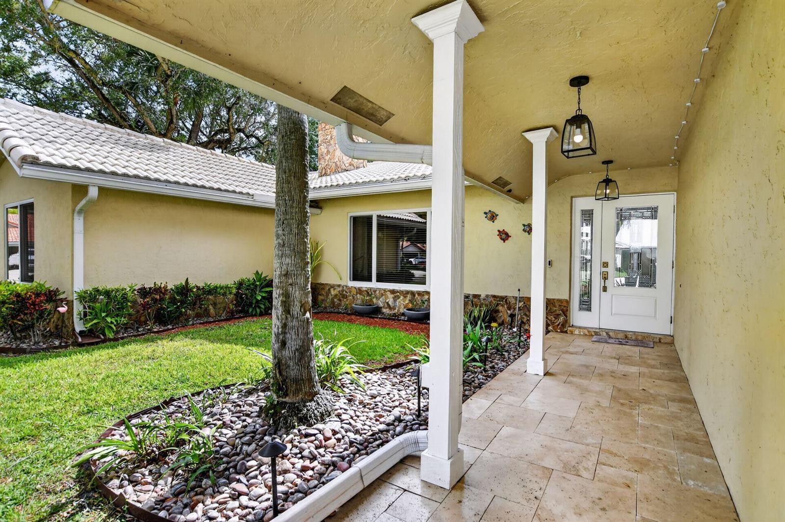 32 SW 14TH Avenue, Boca Raton FL 33486 photo 2