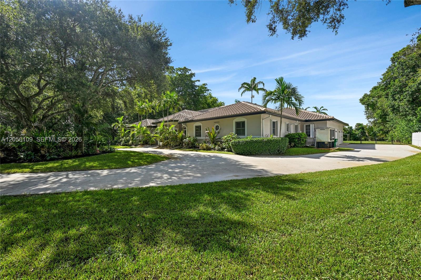 11070 SW 52nd Ct, Davie FL 33328 photo 4