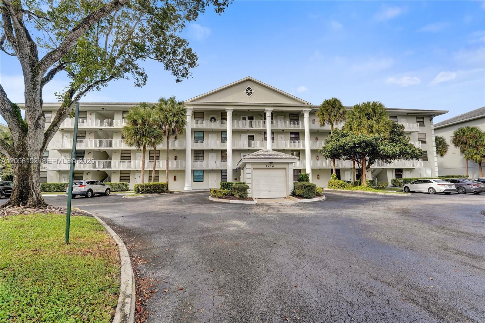 1713 Whitehall Dr # 304, Davie FL 33324 photo 2