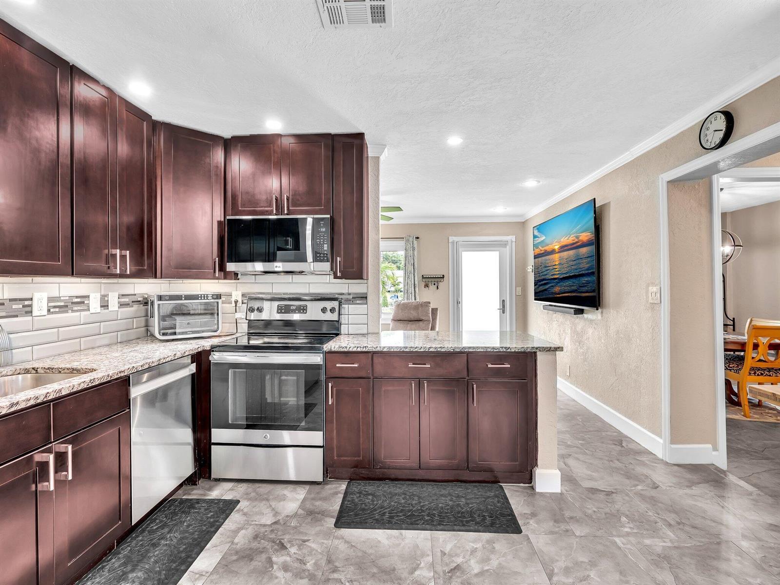 2448 NE 14TH Terrace, Pompano Beach FL 33064 photo 4