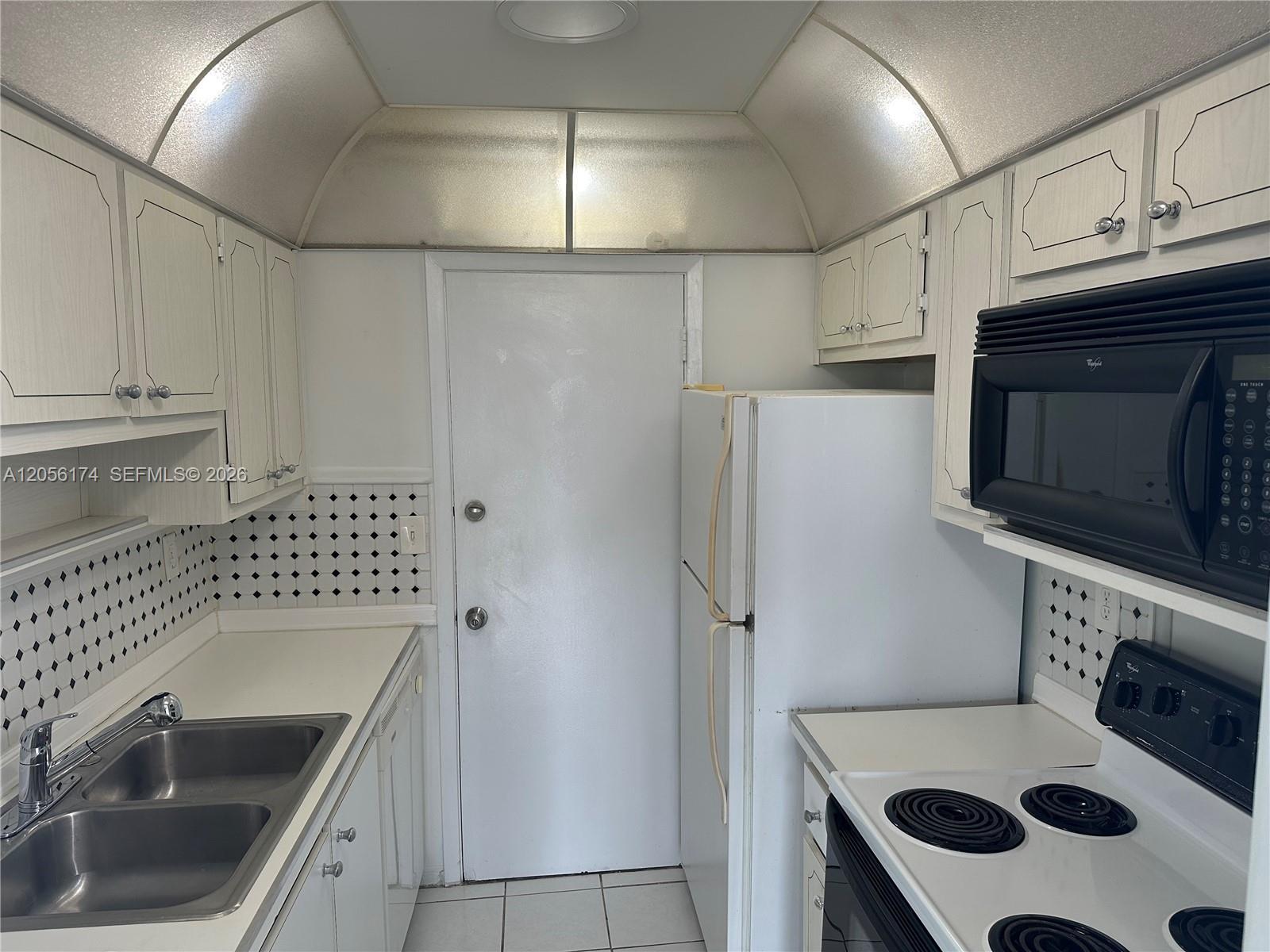 12590 NE 16th Ave # 411, North Miami FL 33161 photo 2