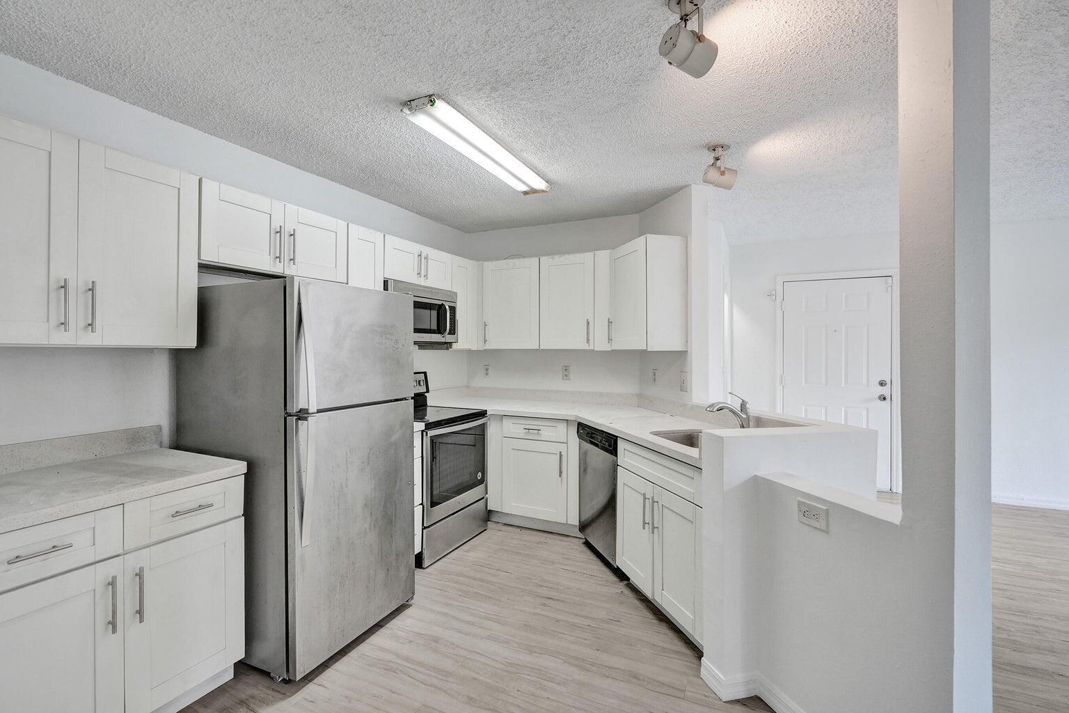 4015 W McNab Road # D204, Pompano Beach FL 33069