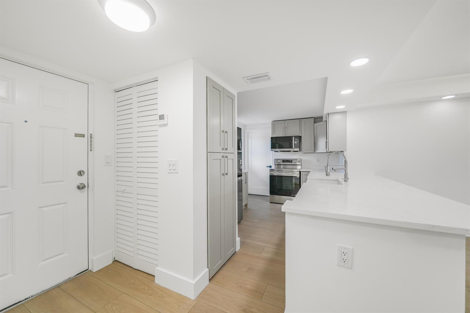 5301 NW 2nd Avenue # 407, Boca Raton FL 33487 photo 3