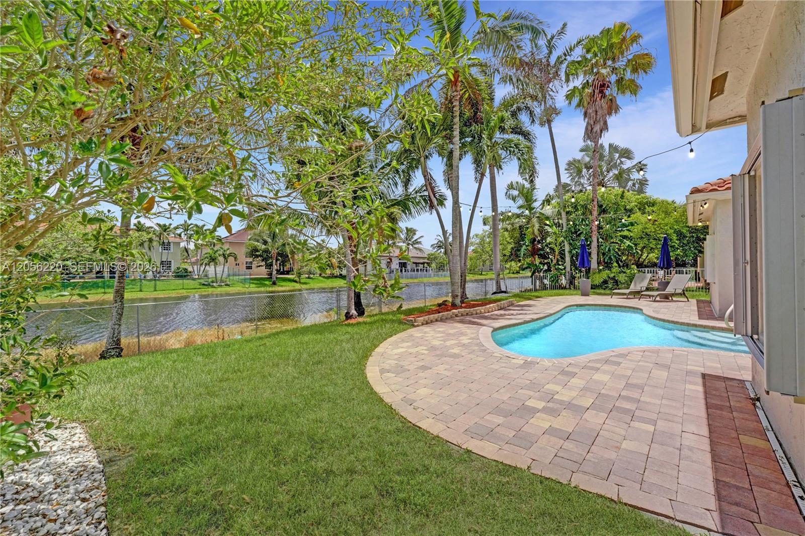 16428 NW 14th St, Pembroke Pines FL 33028 photo 4