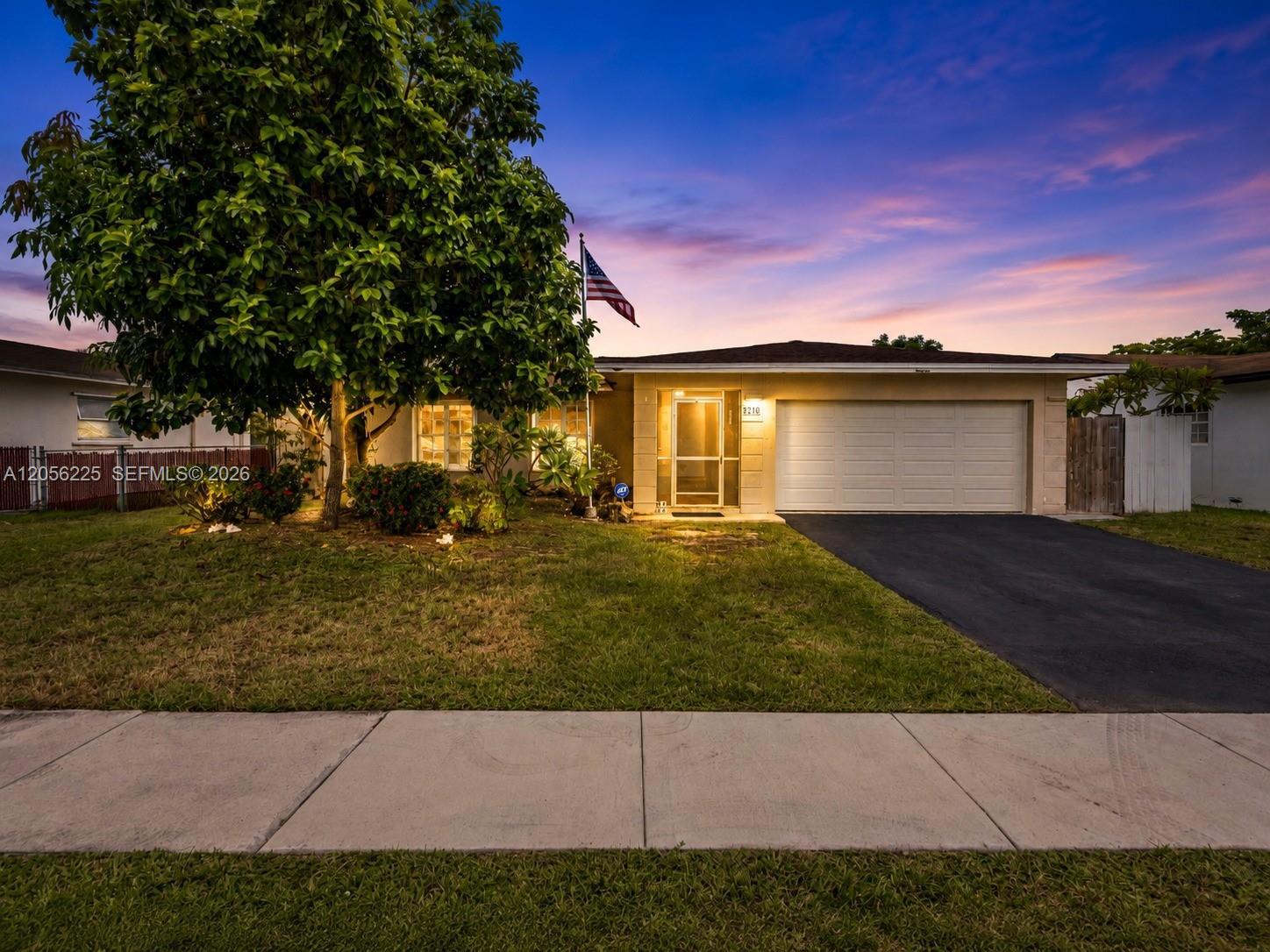 8210 NW 68th Ter, Tamarac FL 33321 photo 2
