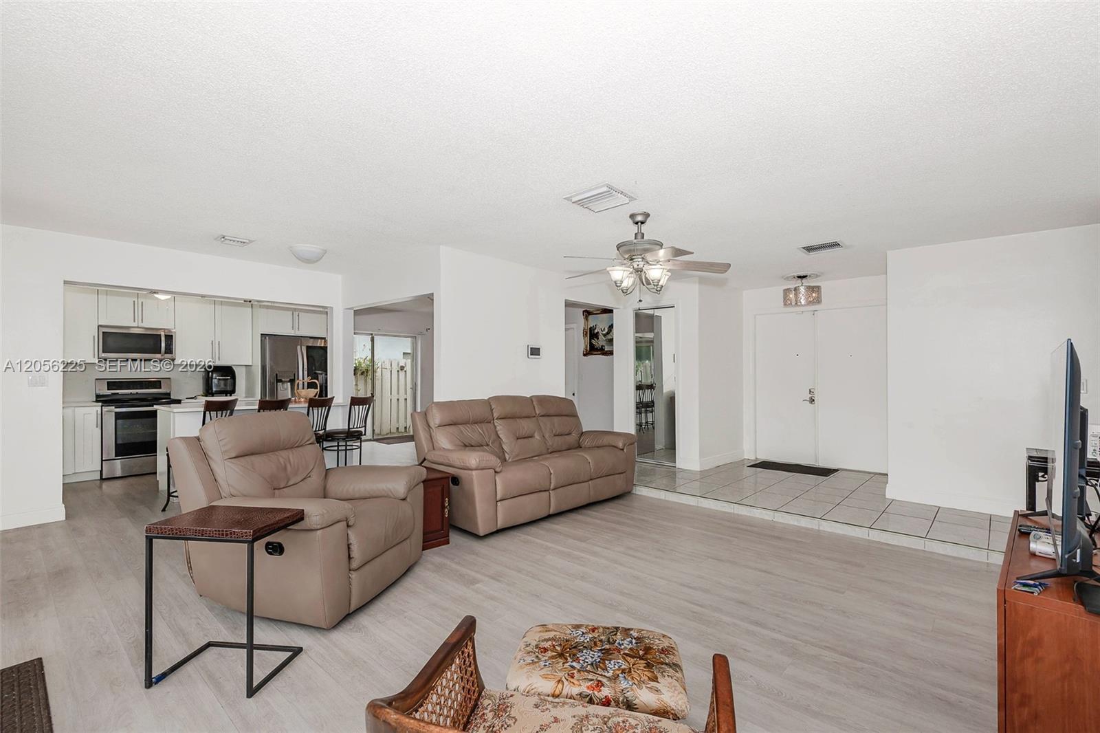 8210 NW 68th Ter, Tamarac FL 33321 photo 5
