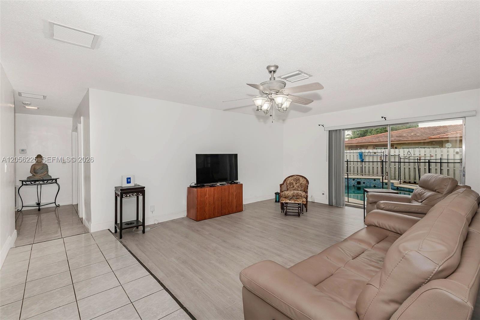 8210 NW 68th Ter, Tamarac FL 33321 photo 4