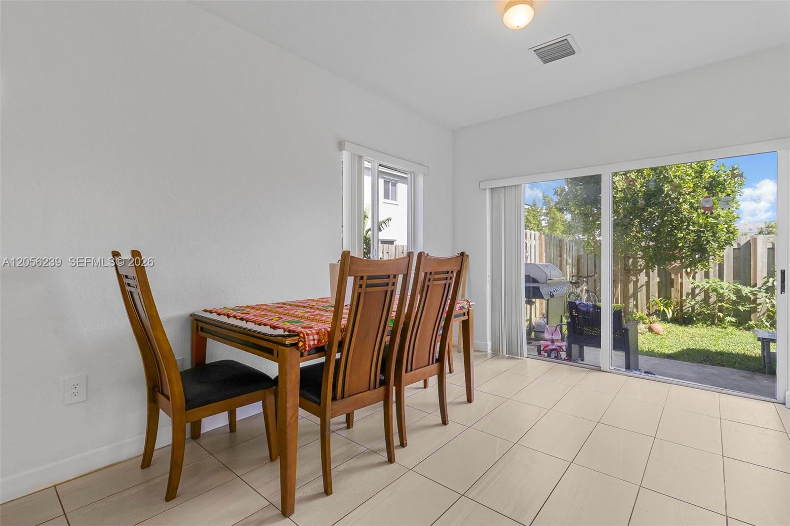 417 NW 12th Pl, Florida City FL 33034 photo 4