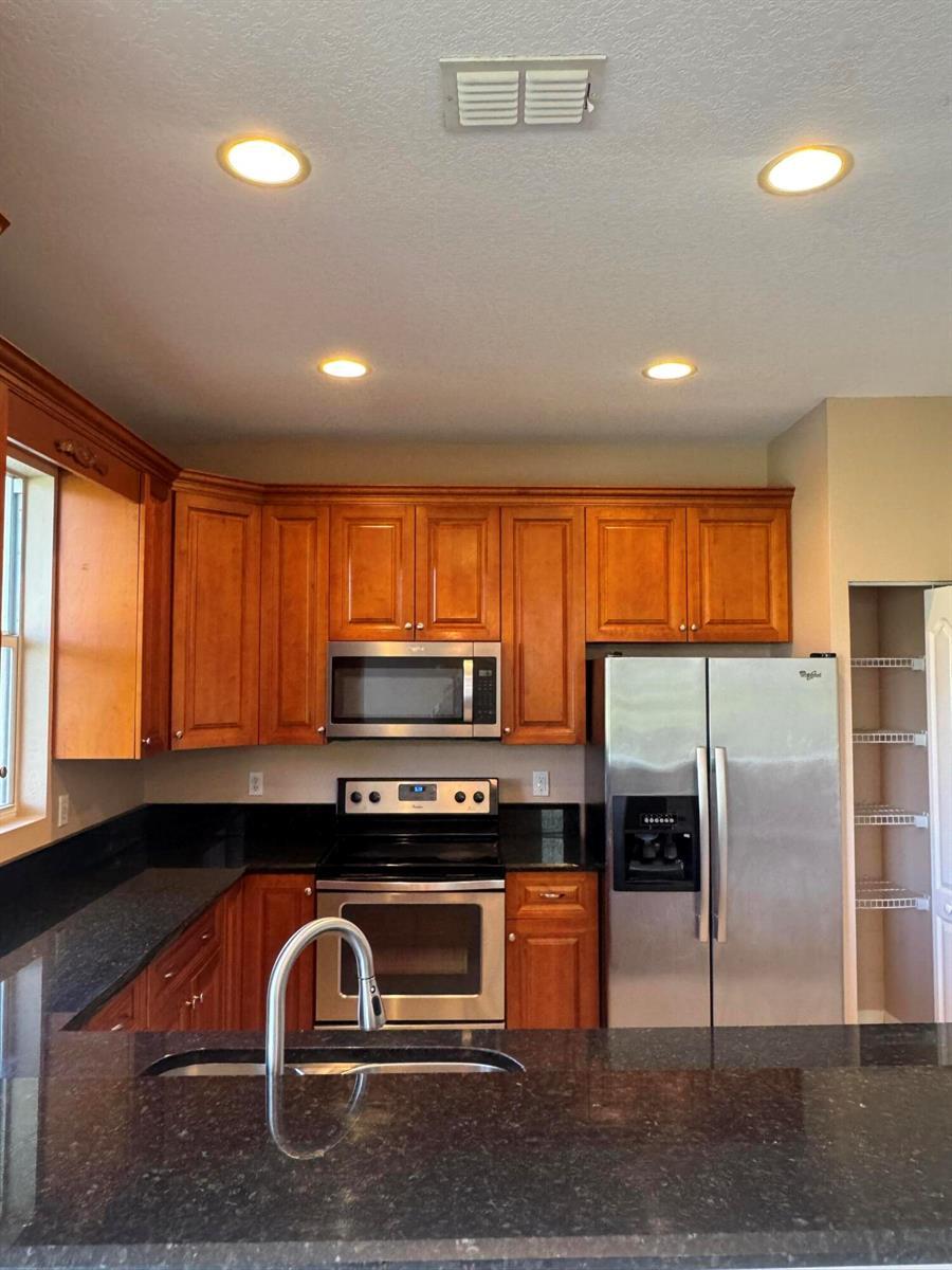 911 Seminole Palms Drive, FL 33463 photo 4