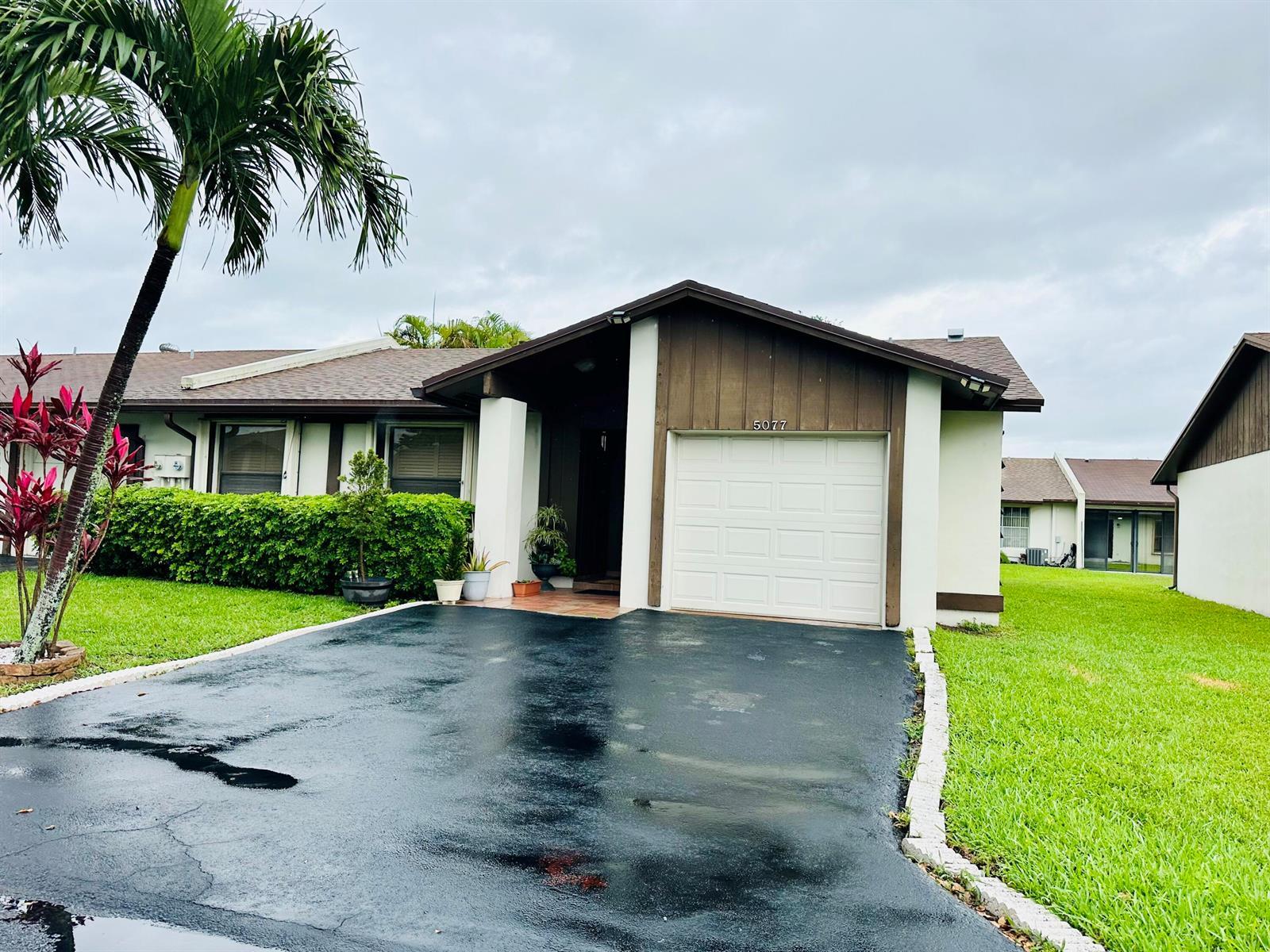 5077 FORSYTHIA Street, Delray Beach FL 33484