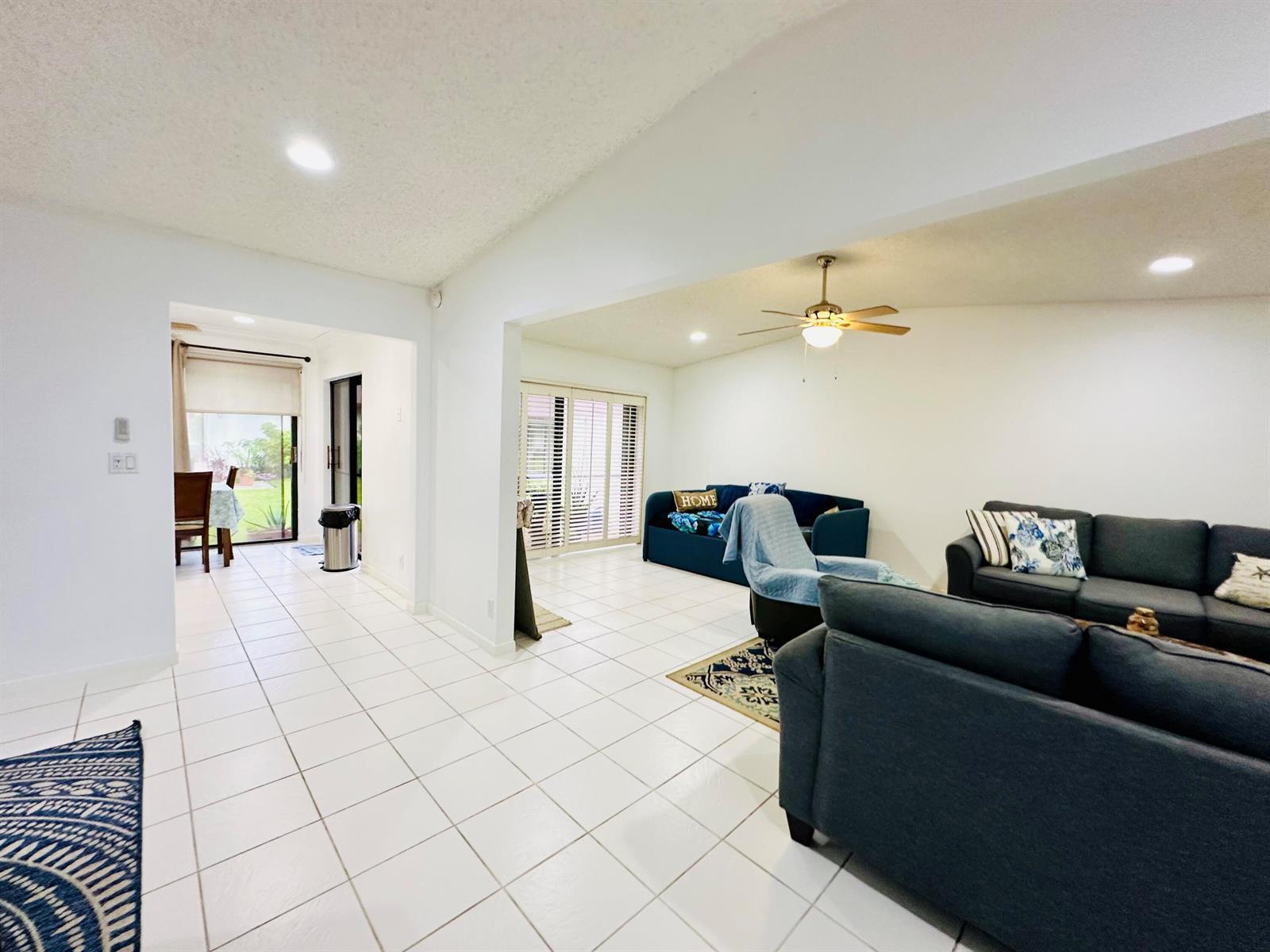 5077 FORSYTHIA Street, Delray Beach FL 33484 photo 4
