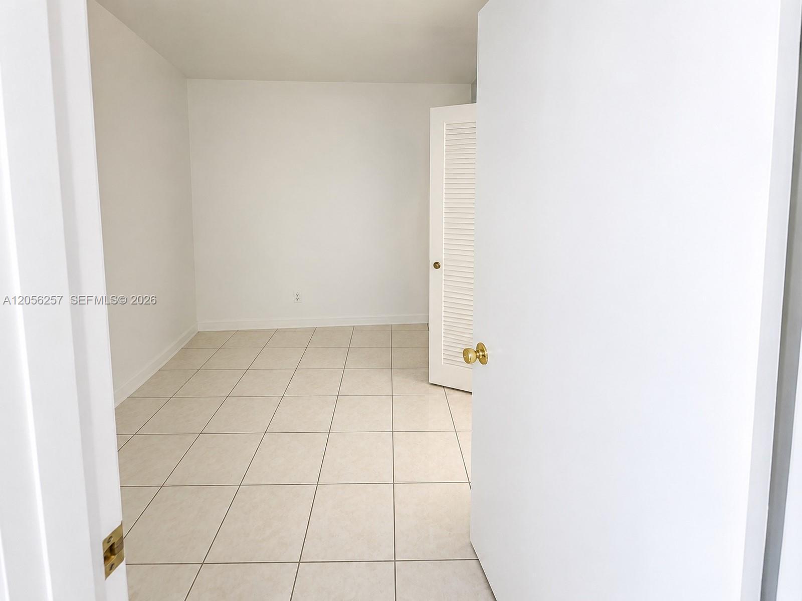Miami, FL 33162 photo 5