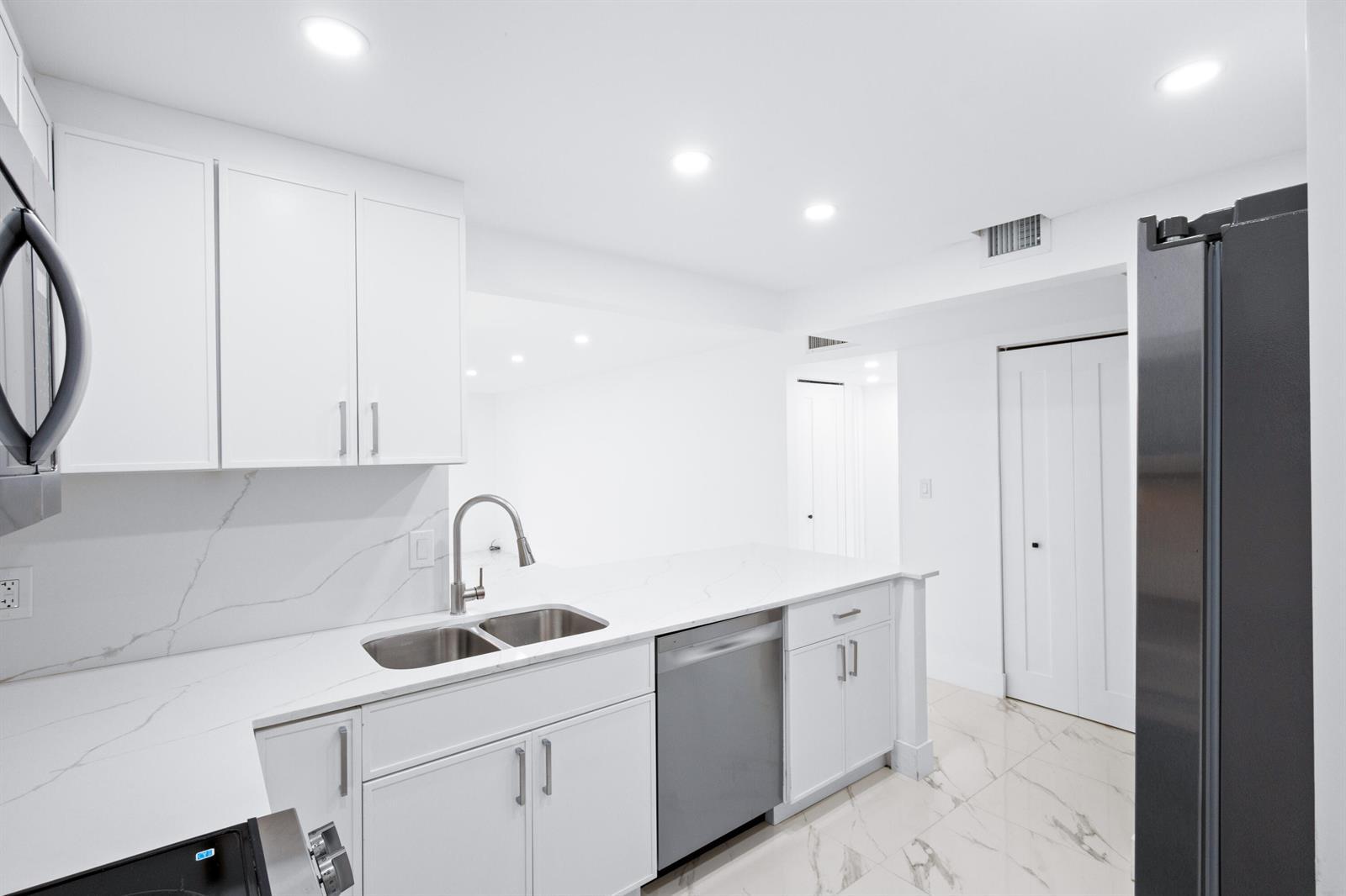 501 E DANIA BEACH Boulevard # 3F, Dania Beach FL 33004 photo 4