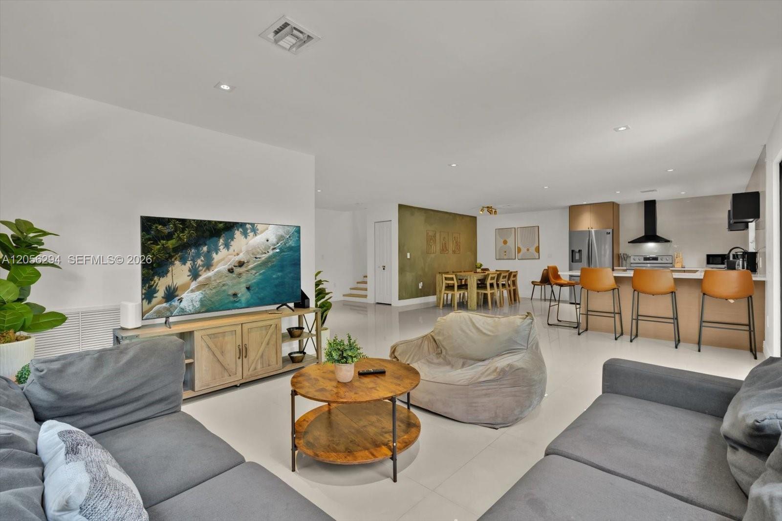 808 SW 29th St, Fort Lauderdale FL 33315 photo 2