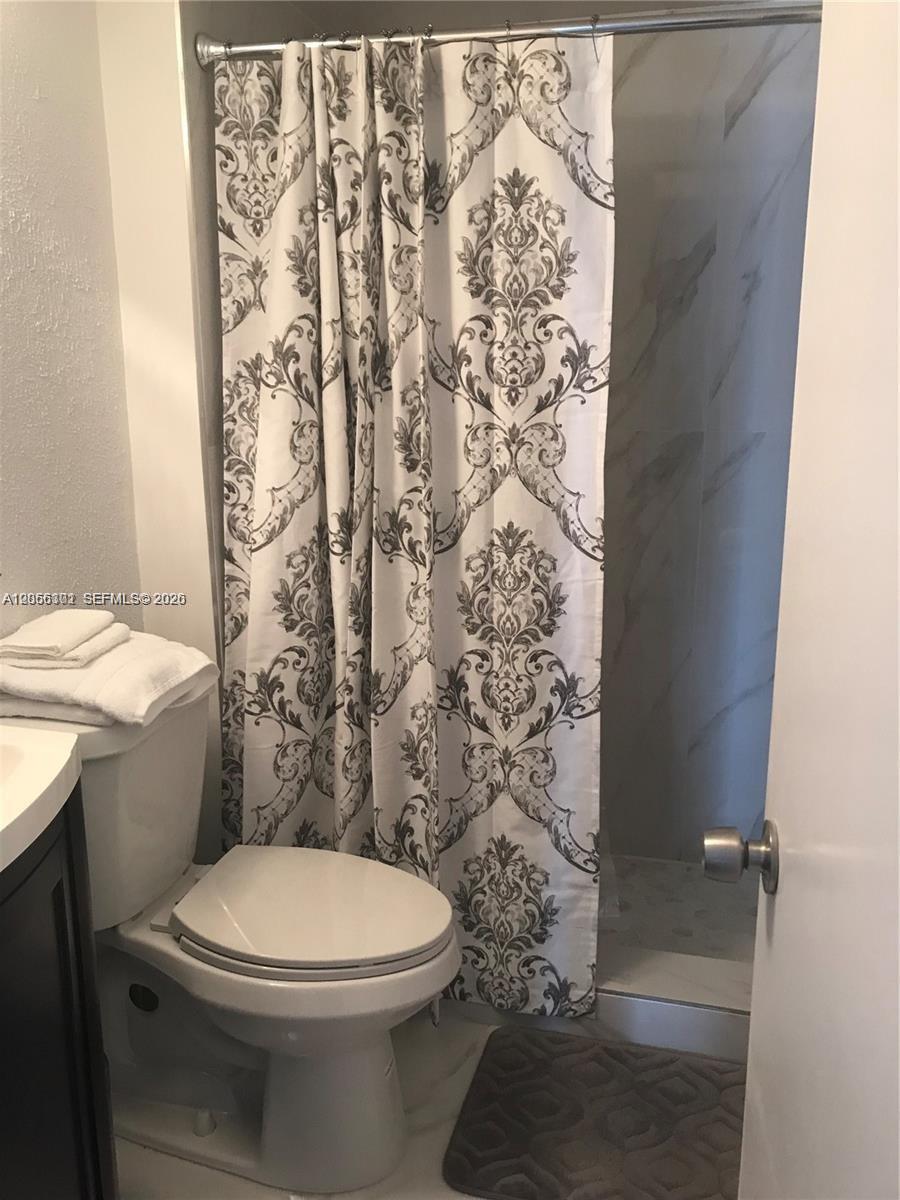 1301 NE Miami Gardens Dr # 524W, Miami FL 33179 photo 5