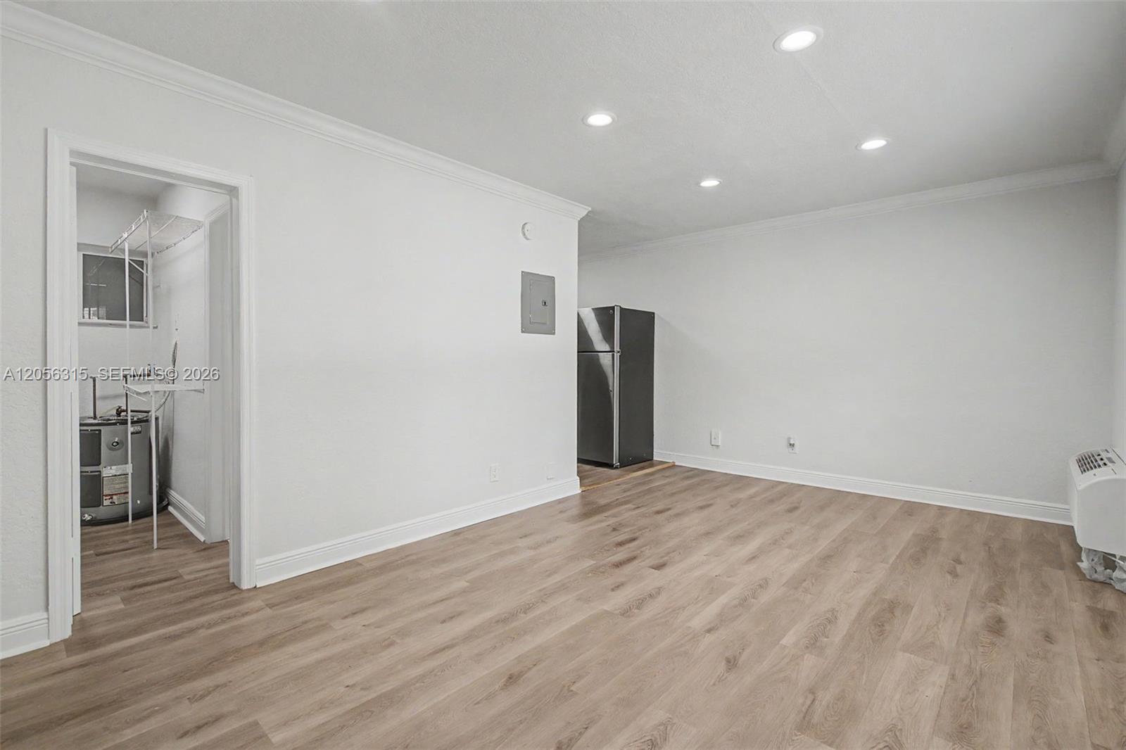 25 Menores Ave # 08, Coral Gables FL 33134 photo 2