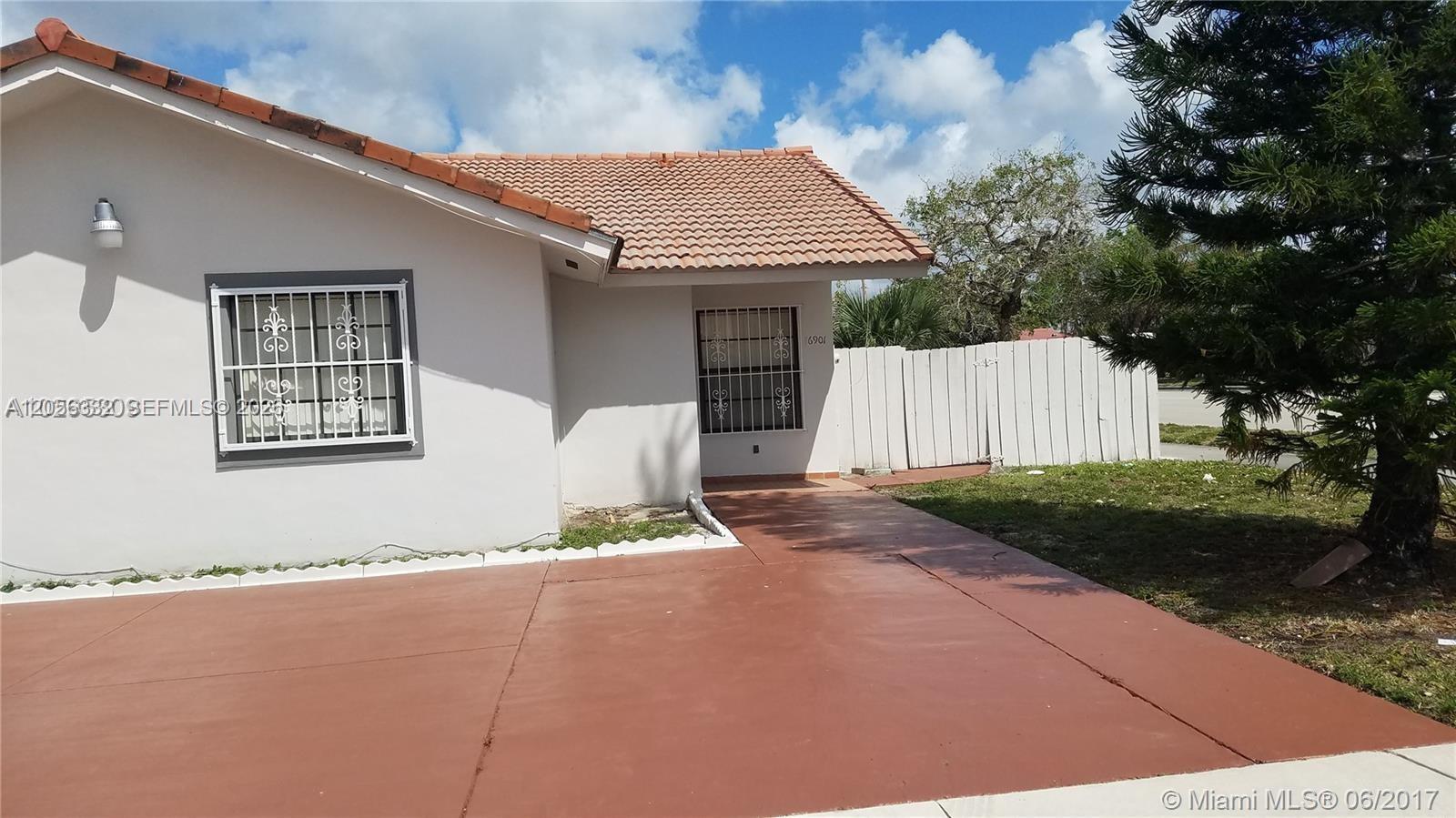 Hialeah, FL 33015 photo 2