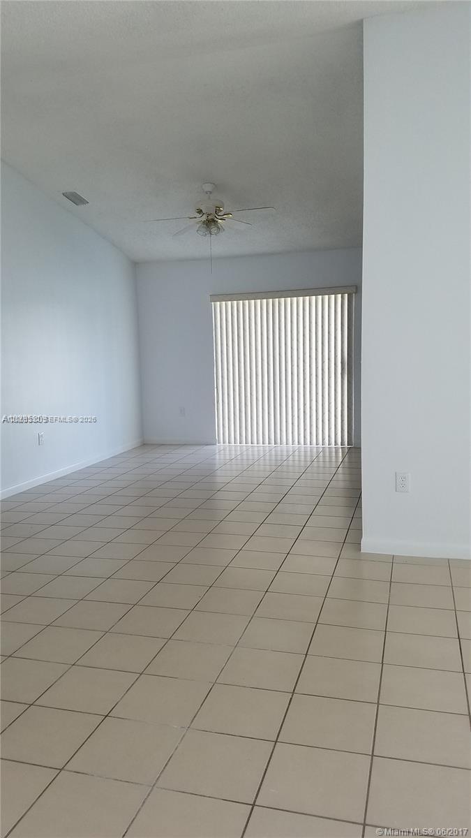 Hialeah, FL 33015 photo 4