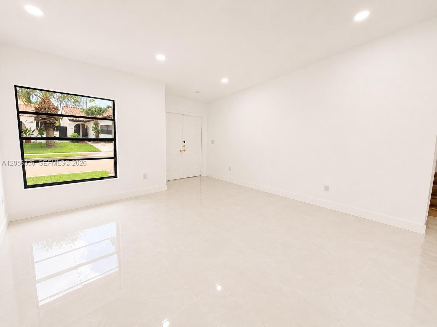 17343 NW 66th Pl, Hialeah FL 33015 photo 4
