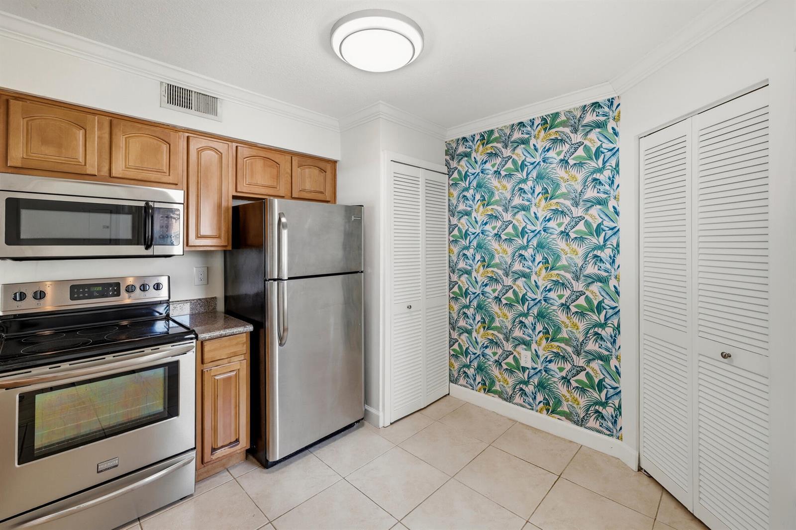 20101 Glenmoor Drive, West Palm Beach FL 33409 photo 4