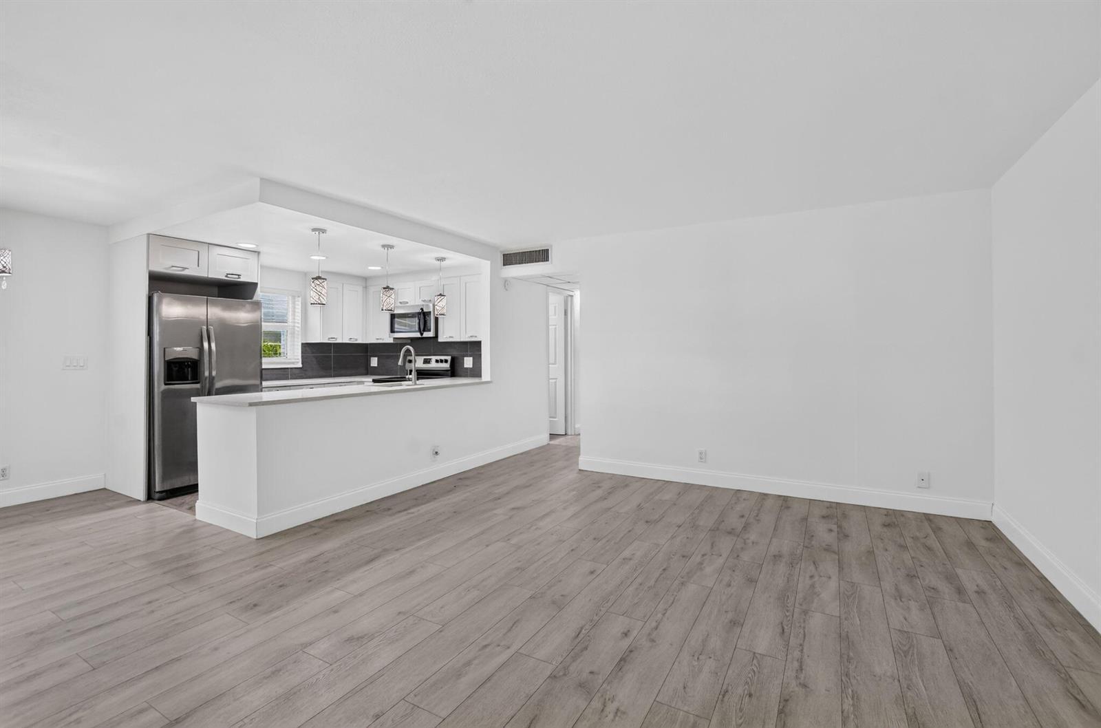 212 Monaco E, Delray Beach FL 33446 photo 5