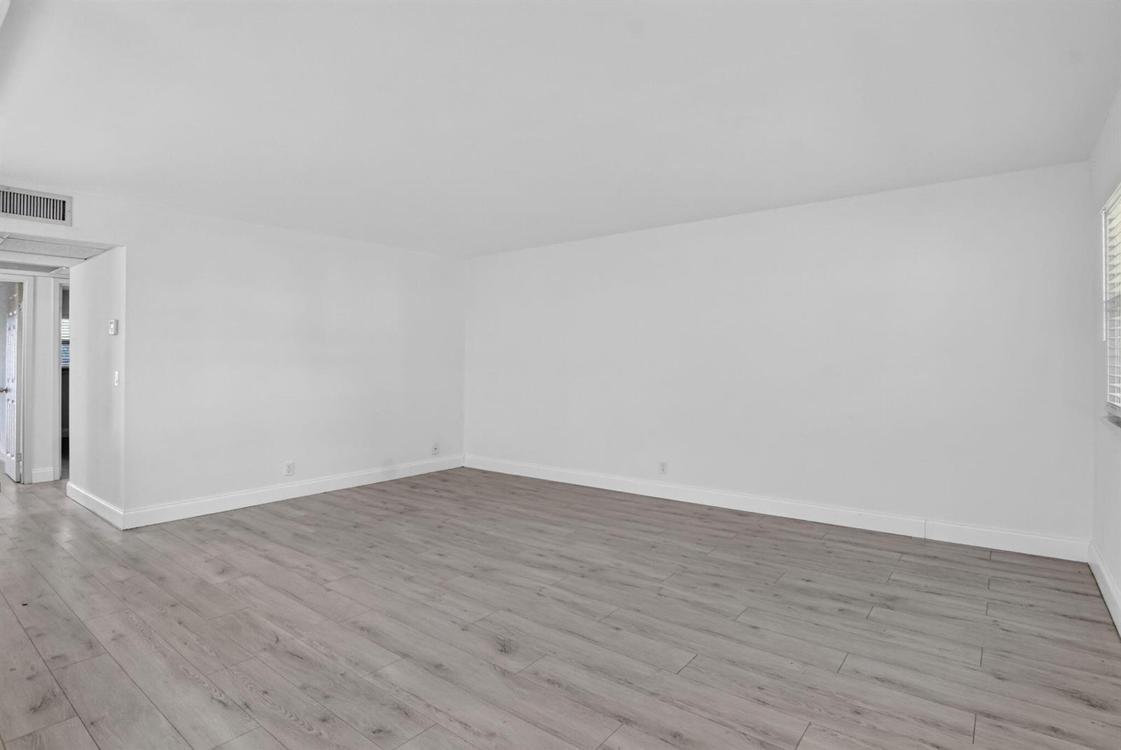 212 Monaco E, Delray Beach FL 33446 photo 4