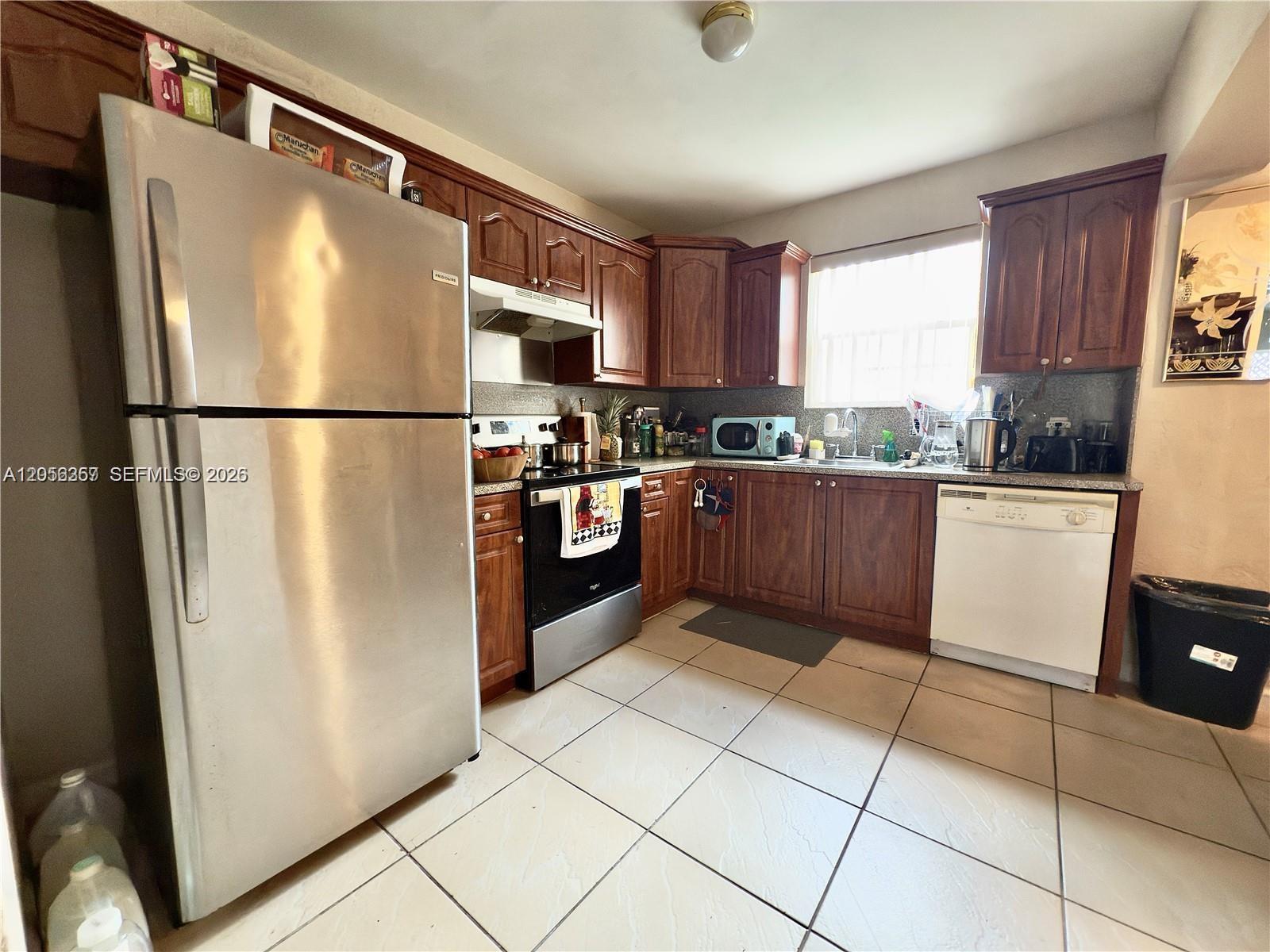 6137 Garfield St, Hollywood FL 33024 photo 3