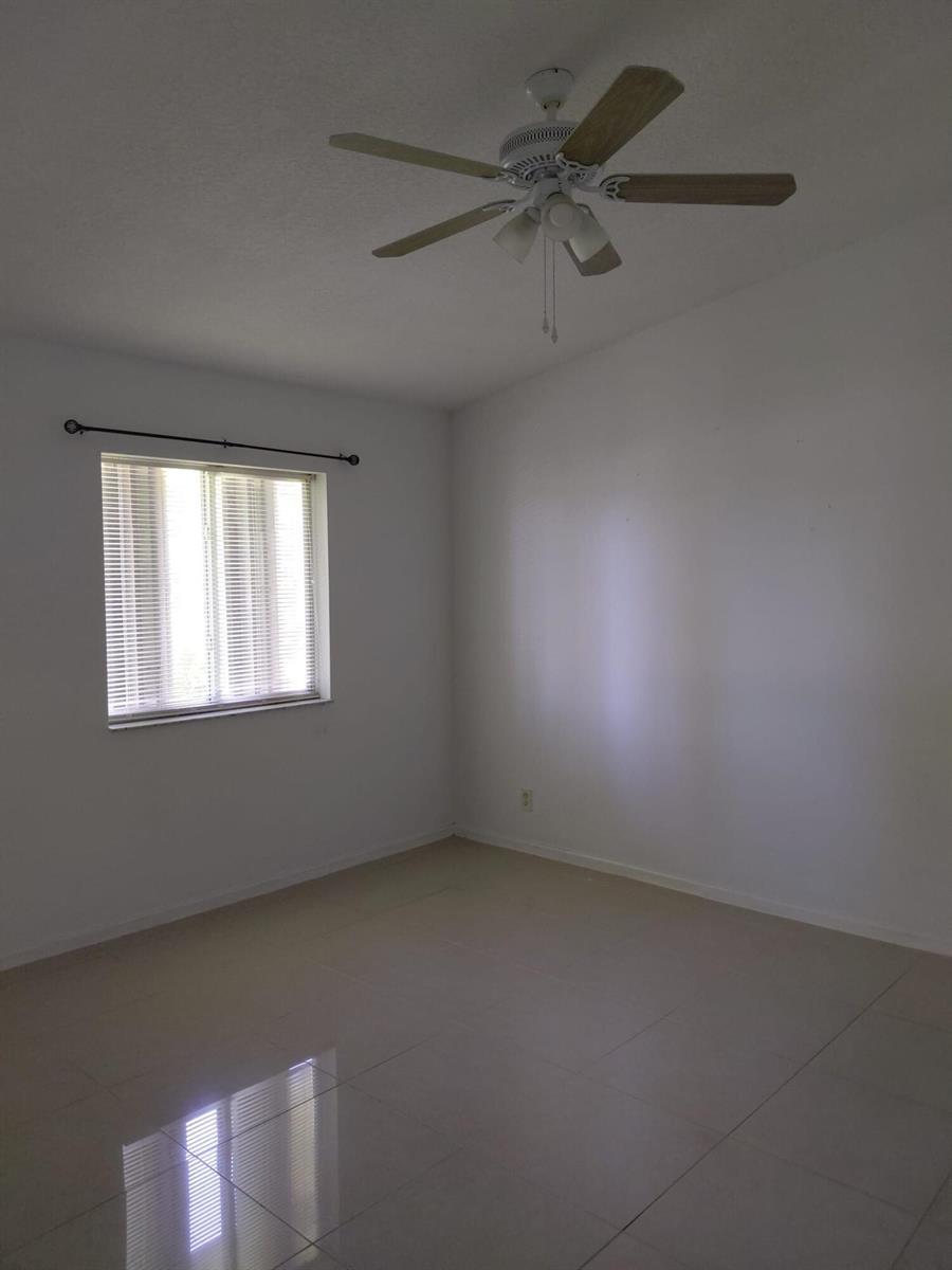 4524 Oak Terrace Drive, FL 33463 photo 3