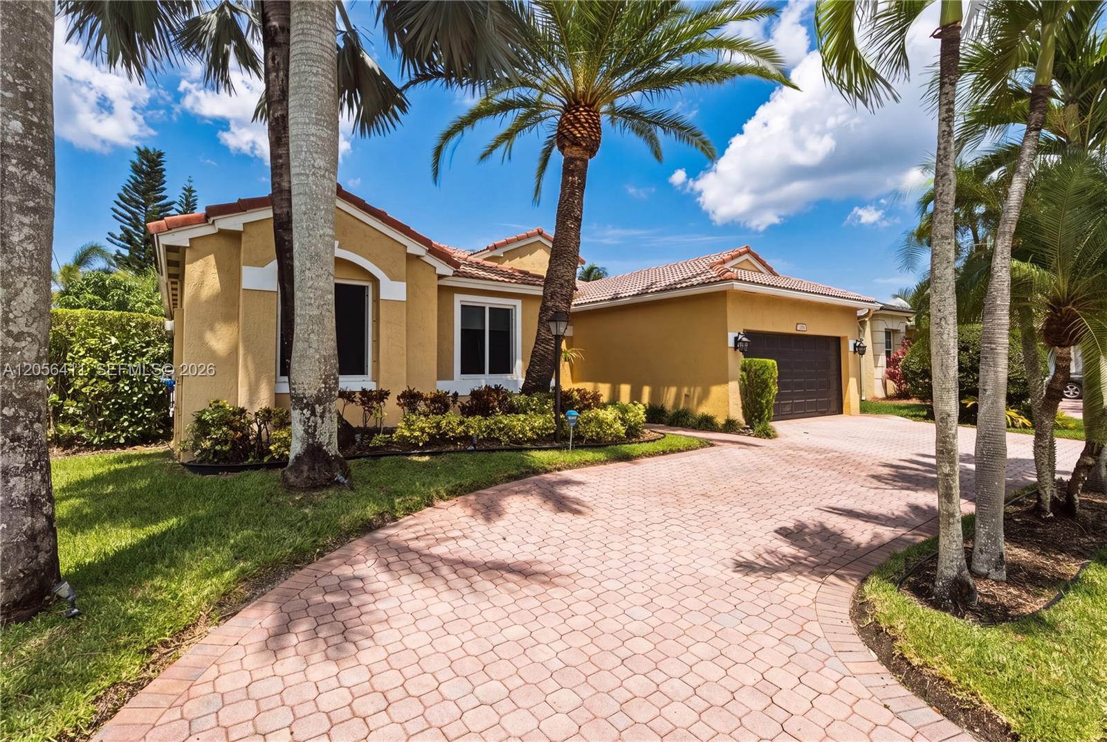 1032 NW 139th Ter, Pembroke Pines FL 33028 photo 4