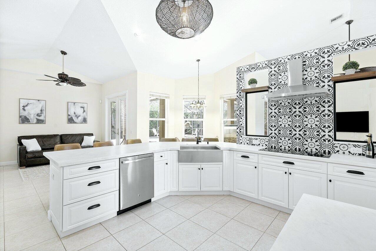 2665 Yarmouth Drive, Wellington FL 33414 photo 4