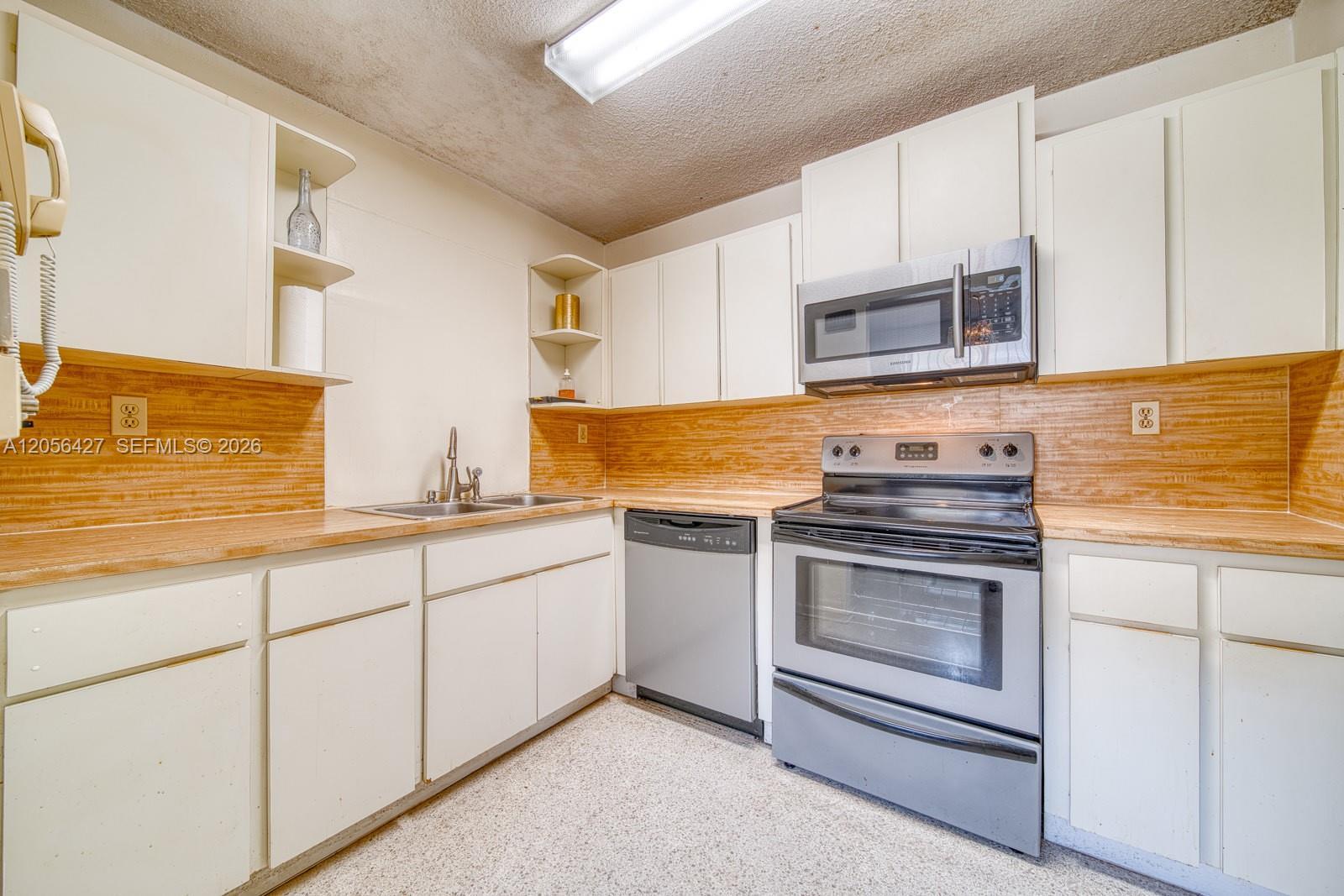 6335 SW 31st St, Miami FL 33155 photo 3