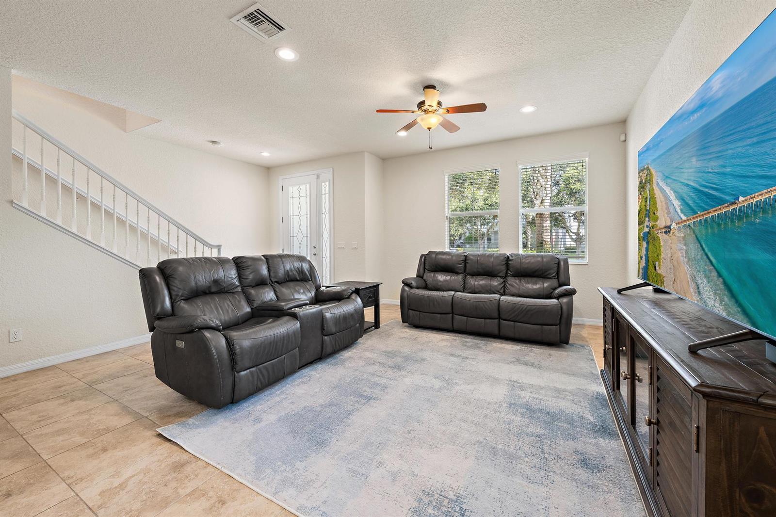 1156 S COMMUNITY Drive, Jupiter FL 33458 photo 3