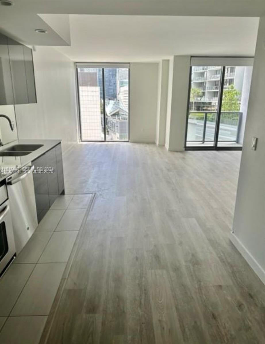 31 SE 6th St # 1503, Miami FL 33131 photo 5